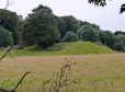 Bryn-yr-Hen Bobl burial Chamber (phot credit: robinLeicester - Wikipedia)